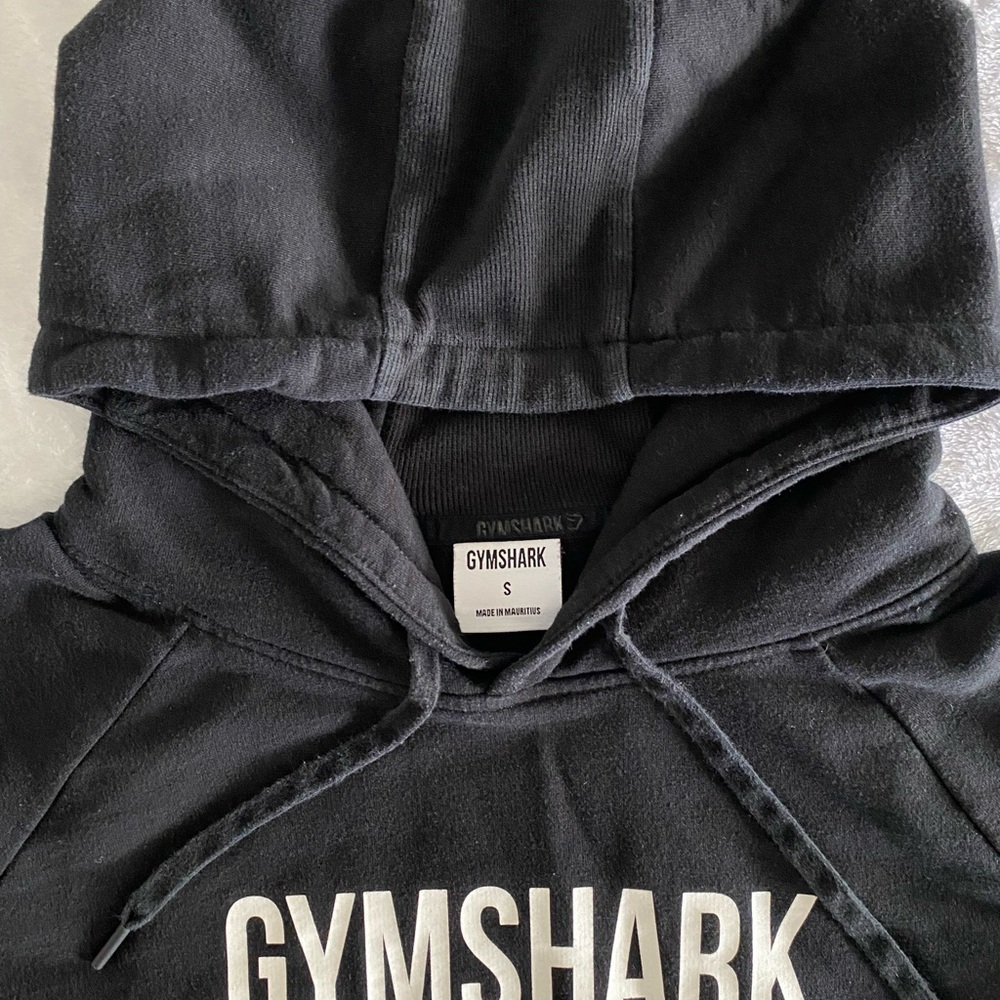 Gymshark Black Cropped Hoodie - Picture 2 of 3